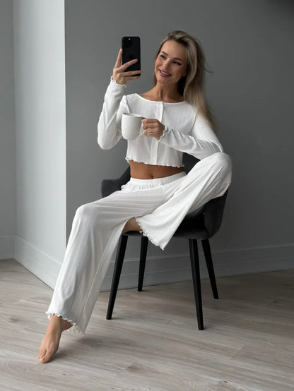 Pyjama Femme en Coton – Doux, Élégant et Confortable