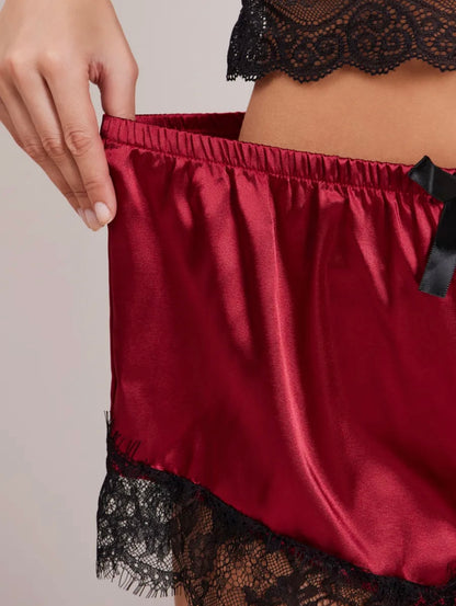 Ensemble Lingerie 4 Pièces Satin & Dentelle – Robe, Short, Camisole et Culotte Sexy