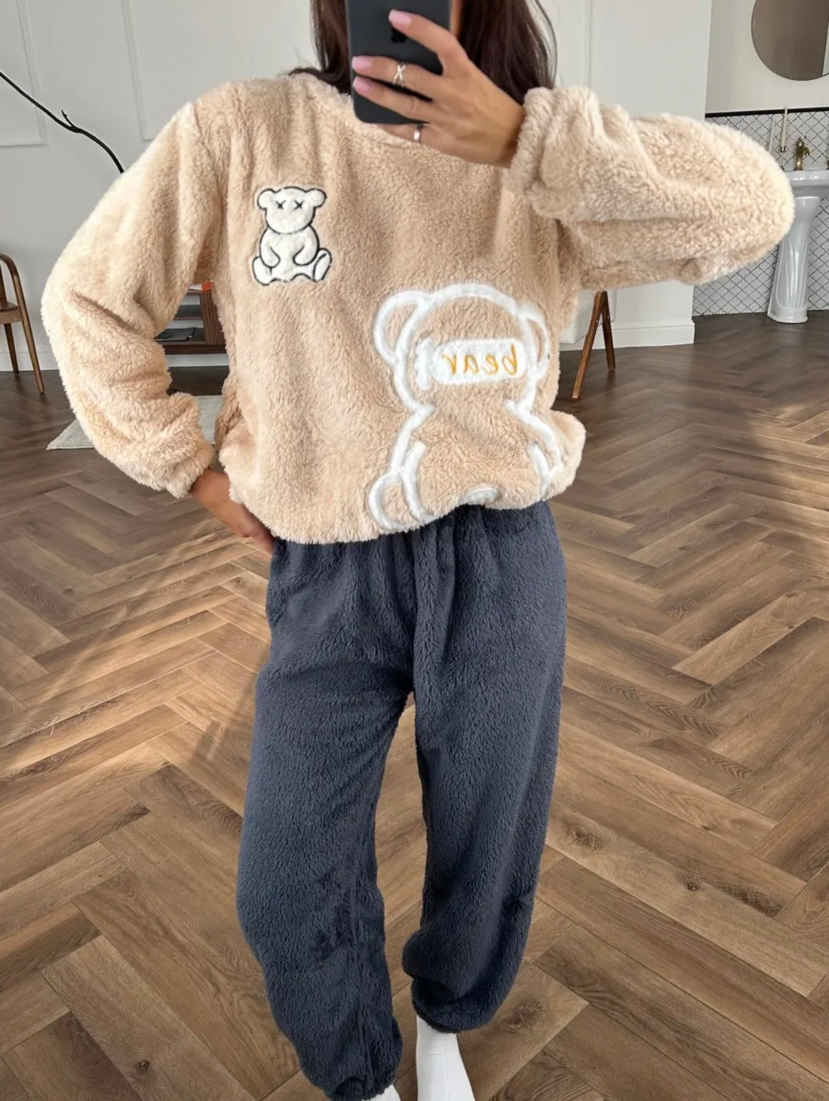 Pyjama Polaire Femme – Chaleur, Confort et Tendresse d’Hiver