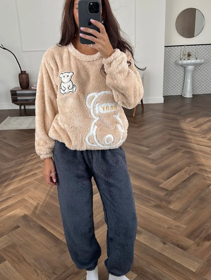 Pyjama Polaire Femme – Chaleur, Confort et Tendresse d’Hiver