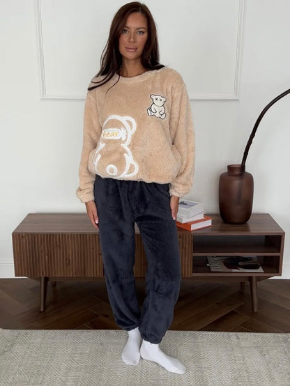 Pyjama Polaire Femme – Chaleur, Confort et Tendresse d’Hiver