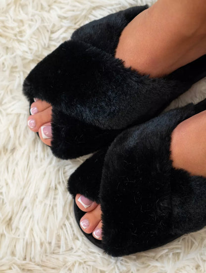 Chaussons Fourrure Femme – Doux, Chauds & Confortables