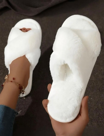 Chaussons Fourrure Femme – Doux, Chauds & Confortables