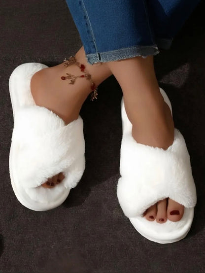 Chaussons Fourrure Femme – Doux, Chauds & Confortables