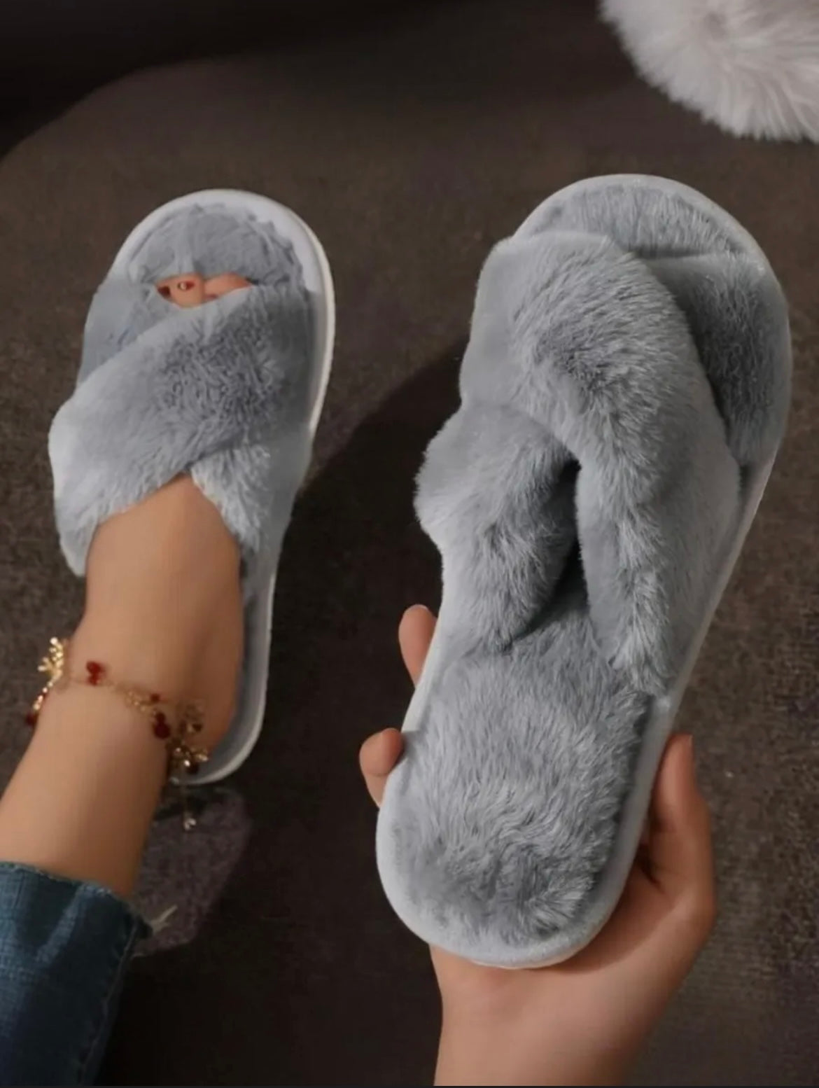 Chaussons Fourrure Femme – Doux, Chauds & Confortables