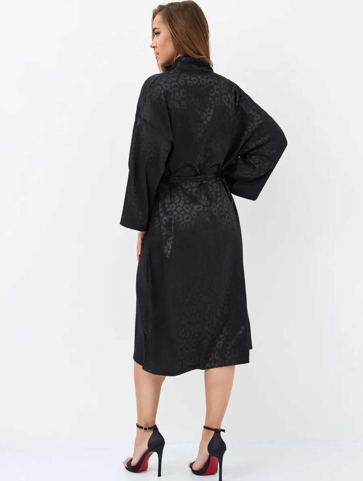 Robe de chambre satin noir léopard
