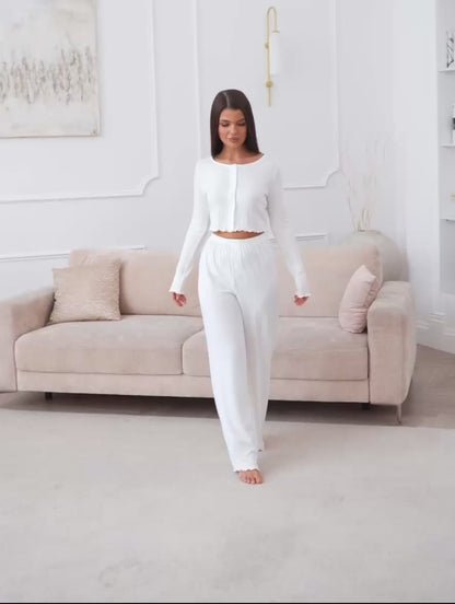 Pyjama Femme en Coton – Doux, Élégant et Confortable