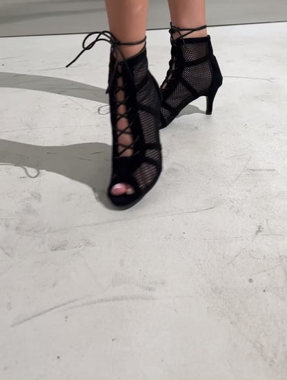 Sandales à talons hauts en maille noire – Sexy, ouvertes et chic